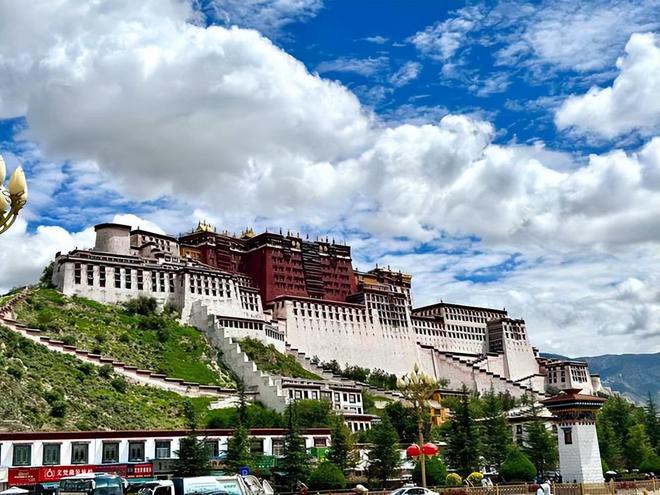Self - driving Tour Scenic and Cultural Landscape Route of the Northern Sichuan - Tibet Line